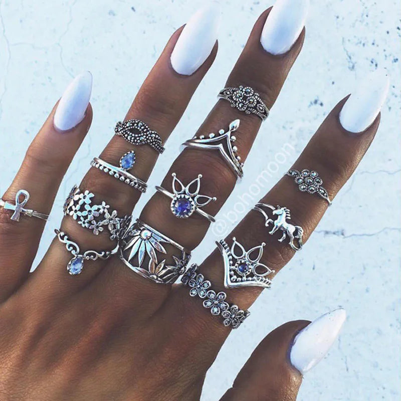 Trendiger geometrischer Mond-Knöchel-Fingerringe-Set für Frauen 2021 Böhmischer Kristallstein Damenring Hochzeitsschmuck