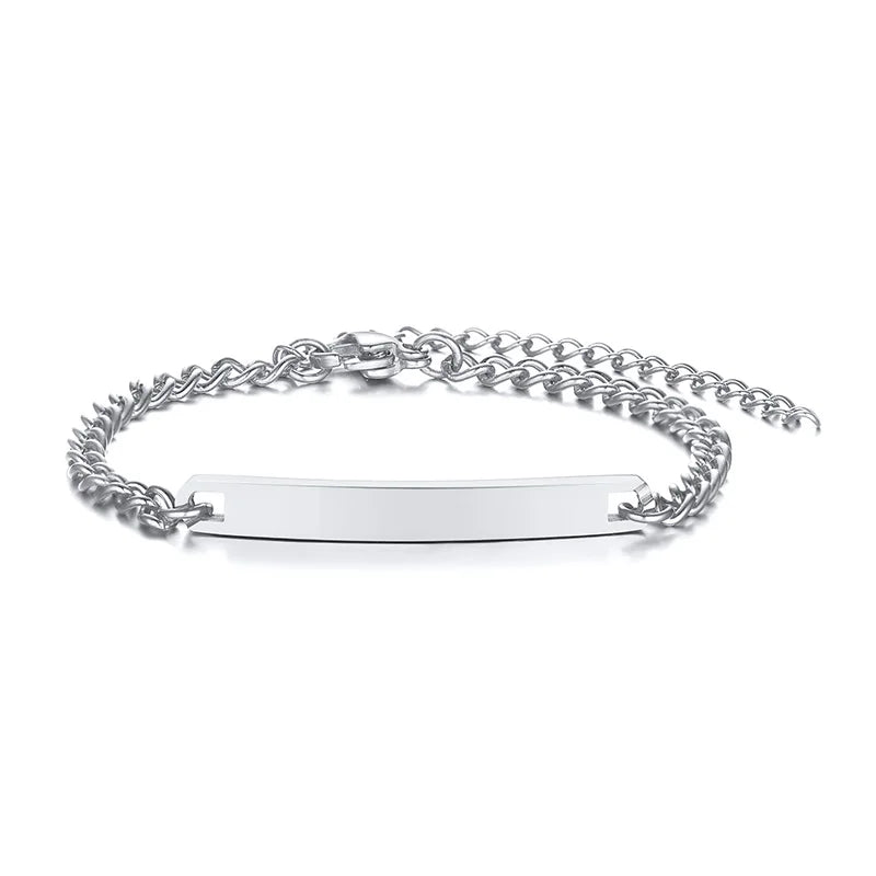 Personalisiertes Armband mit Wunschnamen und Herz, Edelstahl Figaro-Kettenglied verstellbar, graviertes Geschenk für Jungen und Mädchen