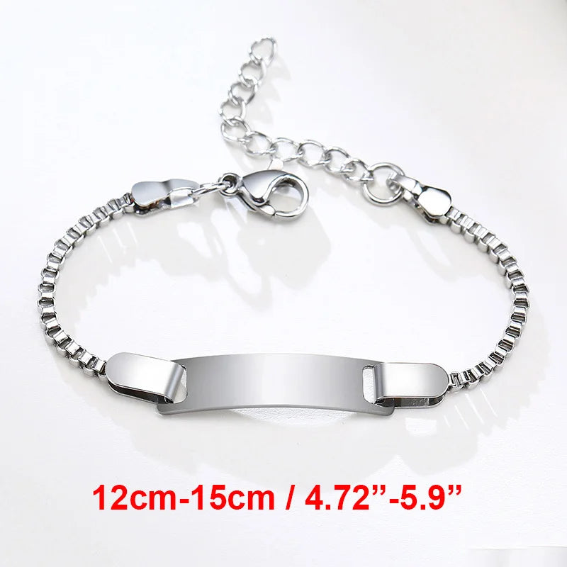 Vnox Personalisierbares Baby-Mädchen-Namen-Armband, goldfarben, massiver Edelstahl, verstellbares Jungen-Armband, Geschenk für frischgebackene Mütter