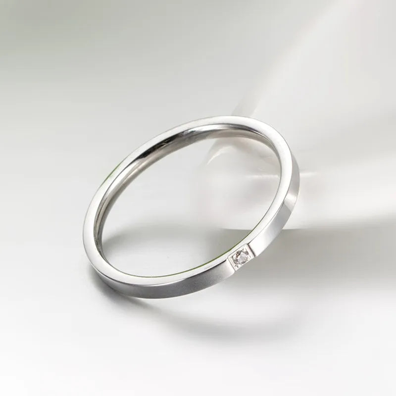 Anillo Apilable Fino de 2 mm de Acero Inoxidable con Circonita Cúbica Única, Alianza de Boda para Mujer/Niña Tallas 3-10