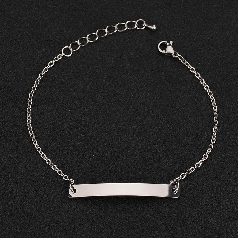 Akizoom Punk Gravur Name Personalisierte Armbänder Goldfarbe Edelstahl Dicke Handkette Individuelles Paar Herren Damen Schmuck Geschenk
