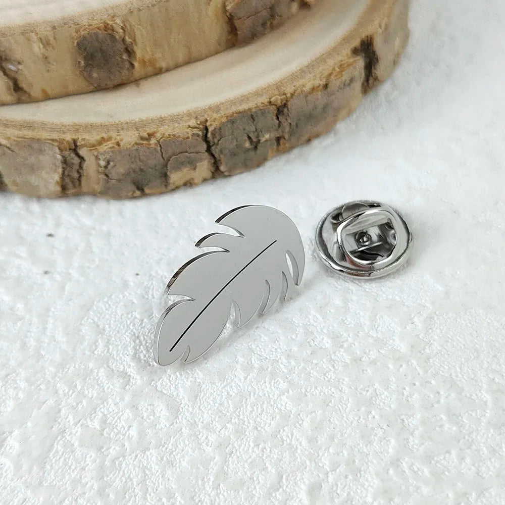 New punk feather hollow stainless steel gold-plated badge, suit lapel pin waterproof black, men's brooch set