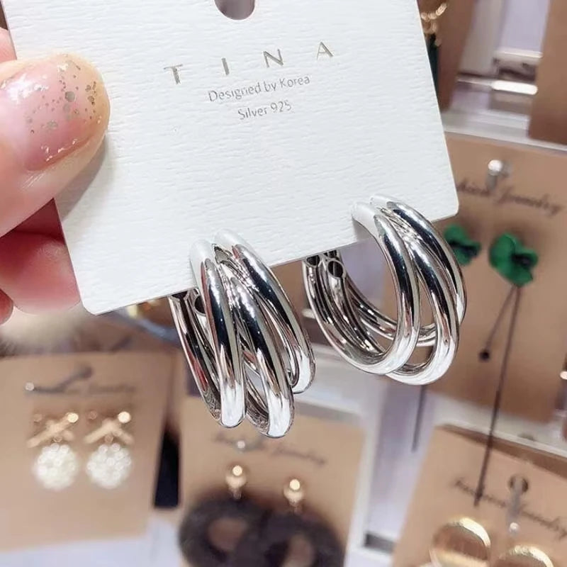 Pendientes de aro coreanos dorados para mujer, de metal, elegantes, vintage, geométricos, llamativos, de lujo, para fiesta 2025, nuevo regalo de joyería
