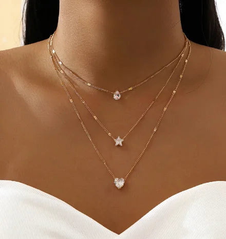 UK dreiteiliges Boutique-Mode-Set süßes, elegantes Perlen-Mehrschicht-Halsketten-Ohrring-Armband-Set individueller Schmuck
