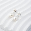 Pendientes de perlas pequeñas S925 de plata casi redondas, elegancia sutil, adornos versátiles para la oreja