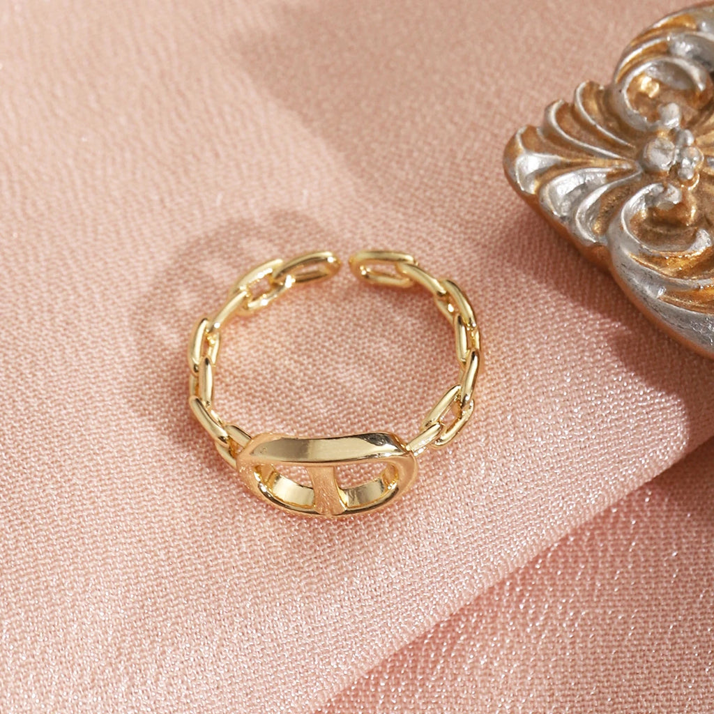Modischer Sternen-Vollbohrer-Kettenanhänger-Ring für Frauen Vielseitiges Luxus-Design Ringfinger-Accessoire Kupfermaterial