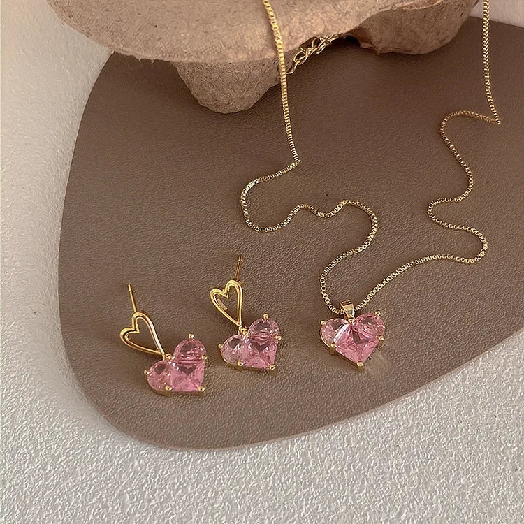 Mode 3-teiliges Set Perlenschmuckset für Damen Koreanischer Herzring Anhänger Halskette Creolen Set Trendiges Elegantes Hochzeitsgeschenk