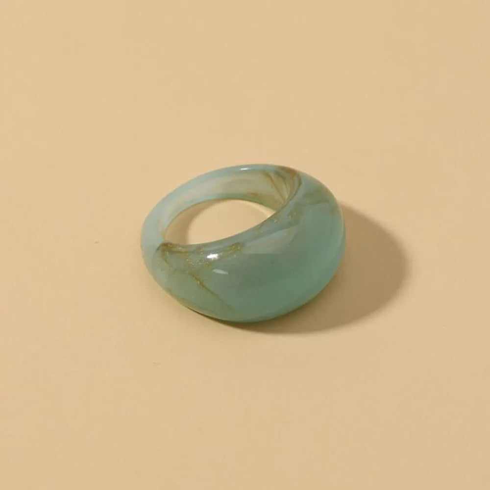 Neue koreanische bunte Acrylringe Vintage runde Ringe für Frauen Große Kpop-Fingerringe für Mädchen Punk-Harzringe Modeschmuck