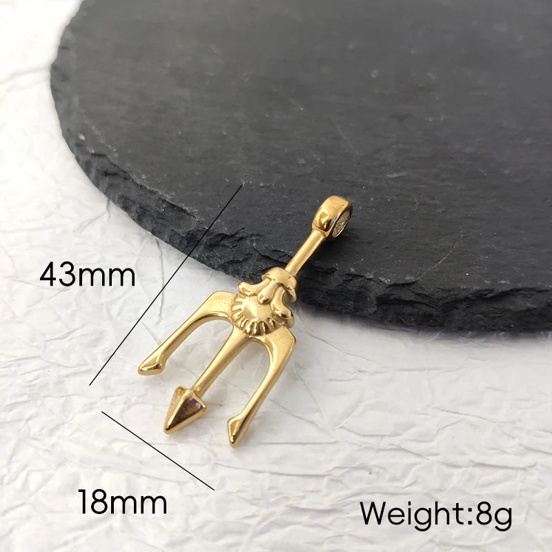 Colgante de moda chapado en oro de 18 quilates con tridente de Poseidón de la mitología griega, de acero inoxidable, vintage, con colgante de dios romano Neptuno para hombre