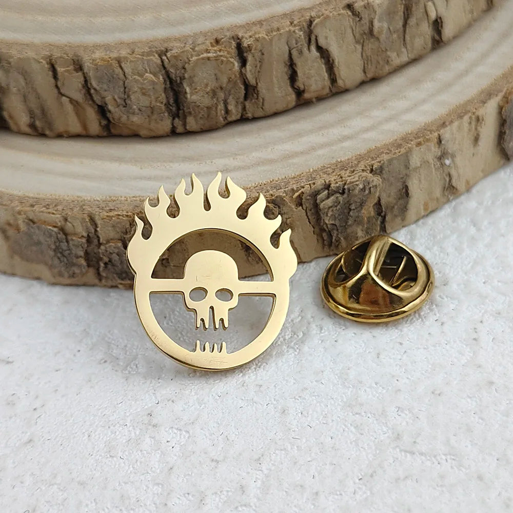 New flame skull men's lapel pin, 316L stainless steel gold-plated badge, black brooch for suit accessories, gift for father