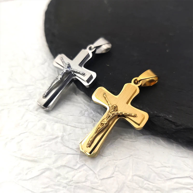Colgante de cruz de Jesús de acero inoxidable chapado en oro de 18 quilates, elegante joya con símbolo cristiano para hombres y mujeres, acento para vestimenta de iglesia