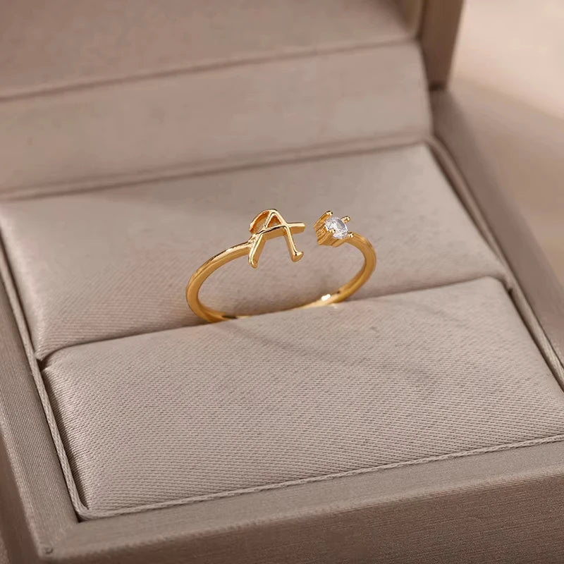 Zirkon-Anfangsbuchstabenring für Damen, Edelstahl, Goldfarben, Alphabet, offener Ring, trendiger Hochzeitstags-, Ästhetik-Schmuck