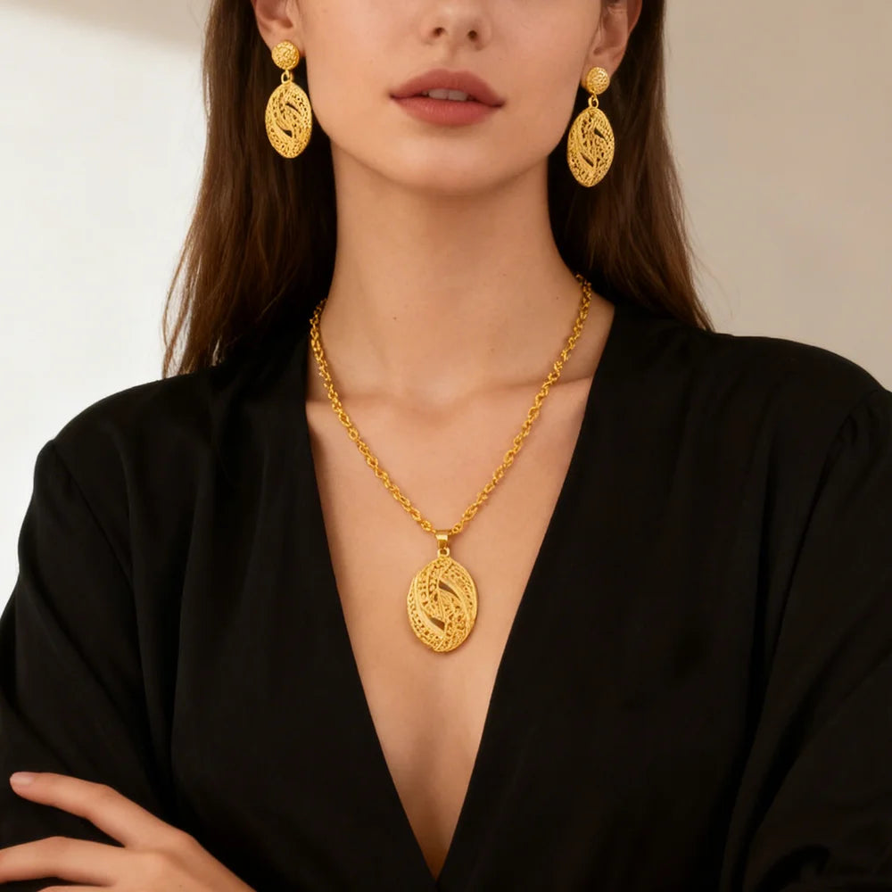 Modeschmuck-Set aus Gold, Edelstahl-Ohrringe und Halsketten für Damen, einfaches Persönlichkeitsgeschenk, Hochzeitsfeier-Accessoires