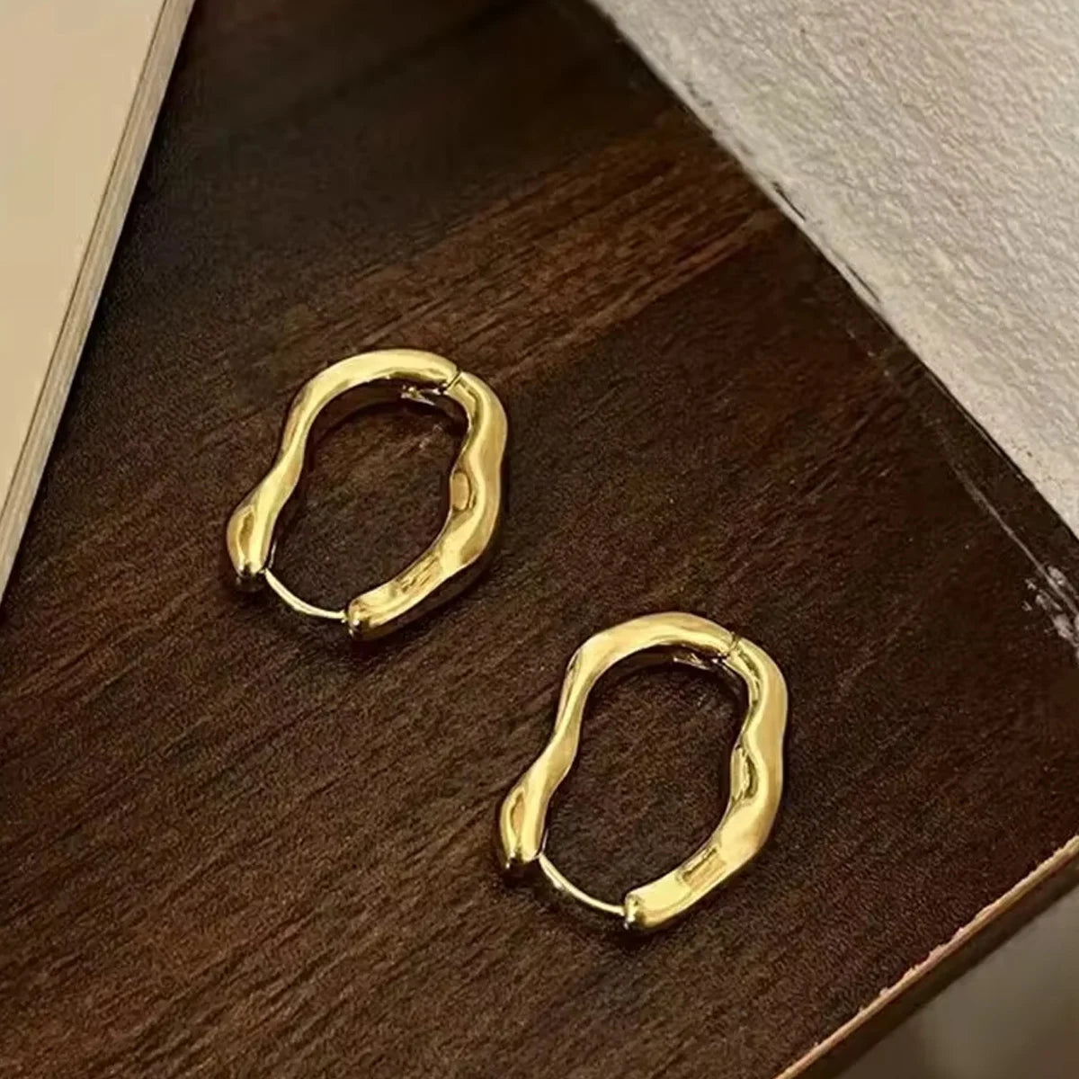 Pendientes geométricos irregulares para mujer, diseño nuevo, moderno y personalizado, pendientes famosos de Internet con un temperamento sencillo