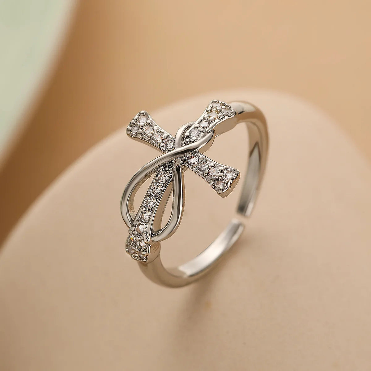 NEWBUY 2026 Neue Mode Klare Glänzende CZ Zirkon Kreuz Böser Blick Ringe für Frauen Mädchen Finger Zubehör Party Schmuck Geschenk
