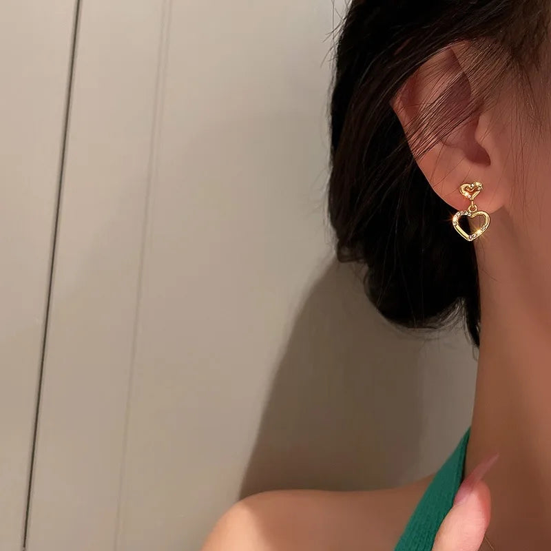 Elegante Doppelherz-Ohrstecker für Damen, koreanischer Stil, Modeschmuck, schlicht, Vintage, hochwertiges Gefühl, Online-Bestseller