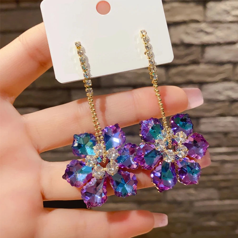 2025 Neue bunte lila Kristallblumen-Hängeohrringe für Damen Trend Korea Mode Luxus Hochzeit Party Bankett Schmuck