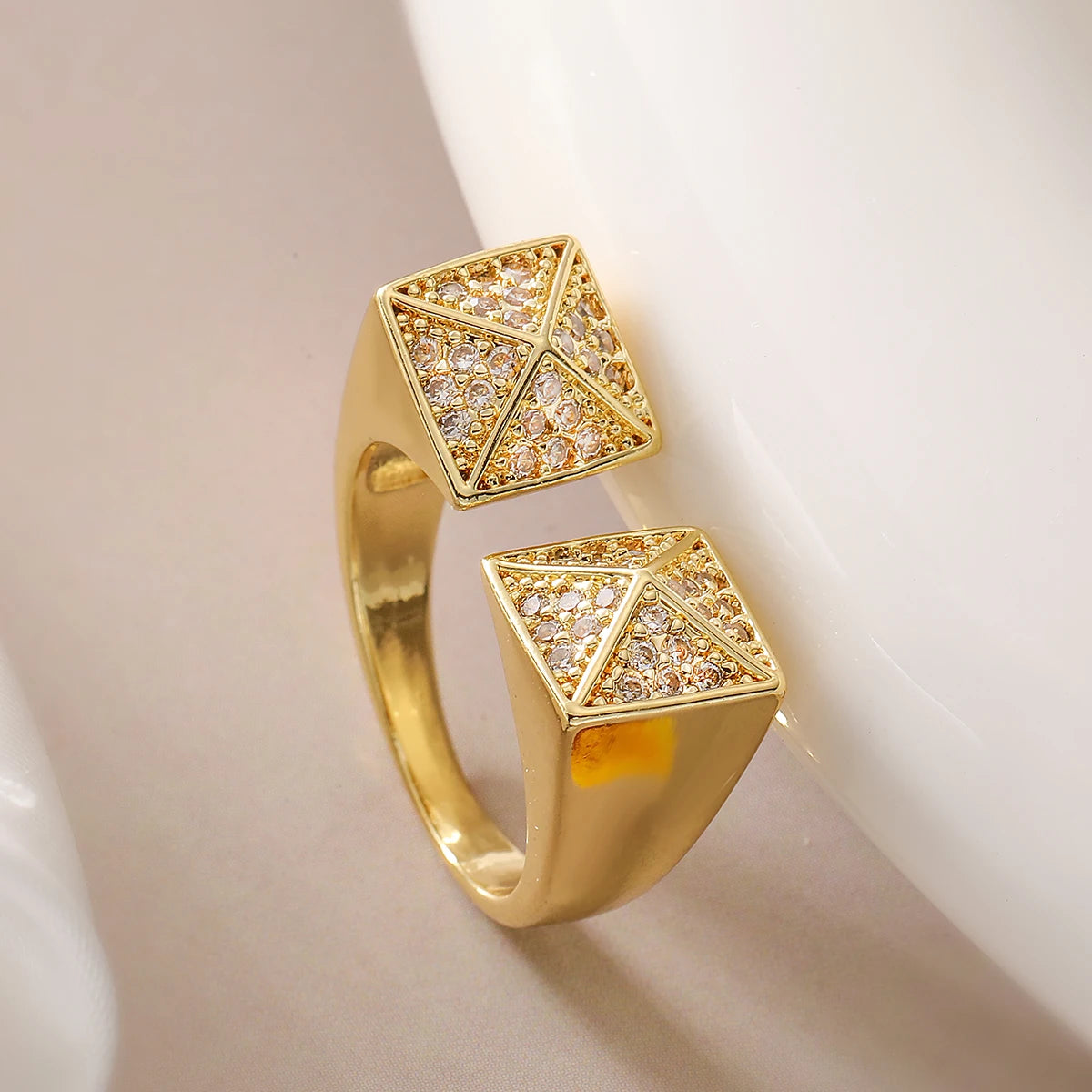 NEWBUY Hochwertige AAA CZ Zirkon Intarsien Kupfer Hochzeitsschmuck Einzigartiges Design Offene Ringe Für Elegante Frauen Größenverstellbar