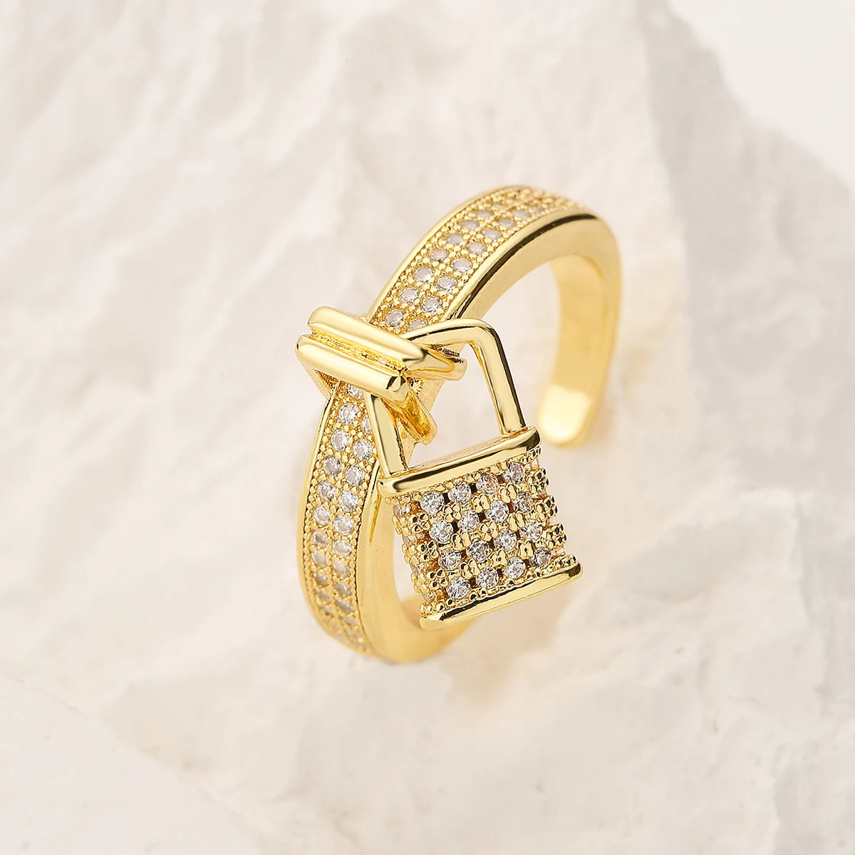 NEWBUY Mode Goldfarbe Kupfer Hochzeit Schmuck Luxus AAA Zirkonia Schloss & Schlüssel Anhänger Fingerring Verstellbar für Frauen Mädchen