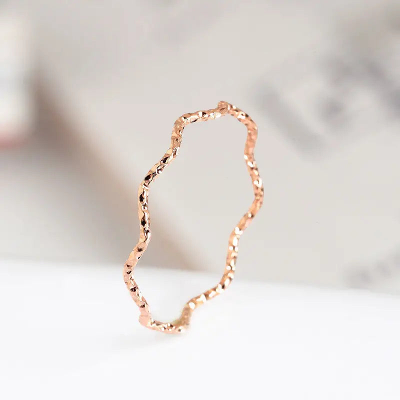 1 mm dünner Wellen-Design-Ring aus Edelstahl, Ehering für Damen und Mädchen, Größe 5-10