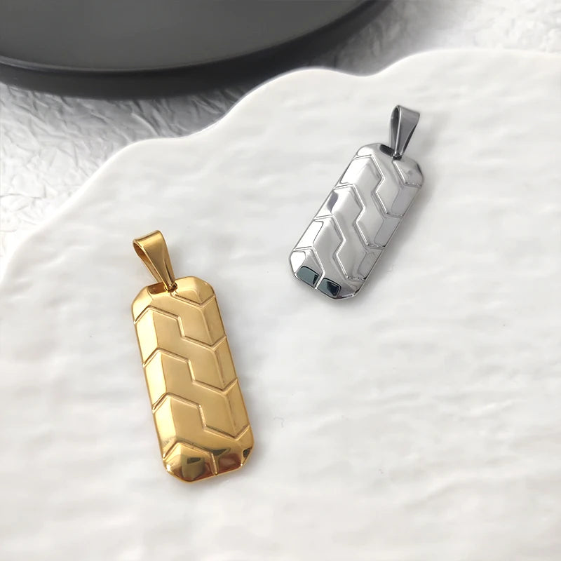 Oferta Especial de Collar Hip Hop para Hombre, Acero Inoxidable Chapado en Oro de 18K, Joyería Clásica para Hombre, Colgante Cuadrado con Diseño de Huella de Neumático