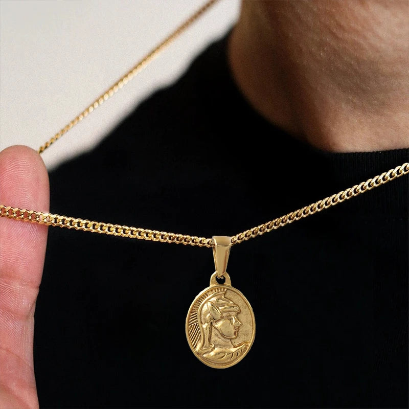 Colgante Centurión Romano Chapado en Oro de 18K Charm Ovalado Chapado en Oro de 18K Estilo Militar Vintage Joyería de Collar para Hombres