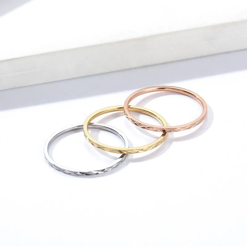 1mm Dünner stapelbarer Ring aus Edelstahl, facettierter Fingerknöchel-Midirring für Damen und Mädchen, Größe 3-10