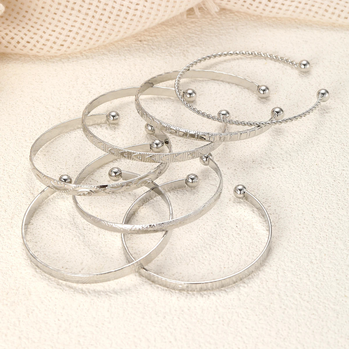 7tlg./Set Vintage Elegantes Rauten-Herz-Twist-Design Armreif Goldfarbene Glatte Armbänder Set für Damen Charm Schmuck Geschenk