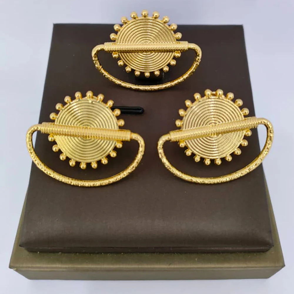 Trendige Ohrringe und Ring Schmuckset für Damen 18k Goldfarbe Clip-Ohrringe und Fingerring Braut 2-teiliges Set Nigerianische Accessoires