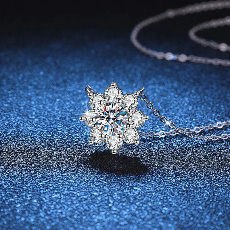 NeeTim 1CT Moissanite Diamond Necklace For Woman Pendant 925 Silver Plated with White Gold Chains Party Bridal Fine Jewelry Gift