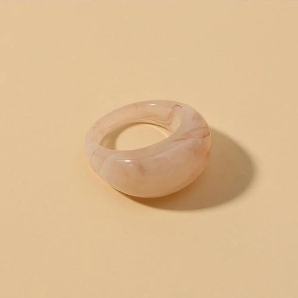 Neue koreanische bunte Acrylringe Vintage runde Ringe für Frauen Große Kpop-Fingerringe für Mädchen Punk-Harzringe Modeschmuck