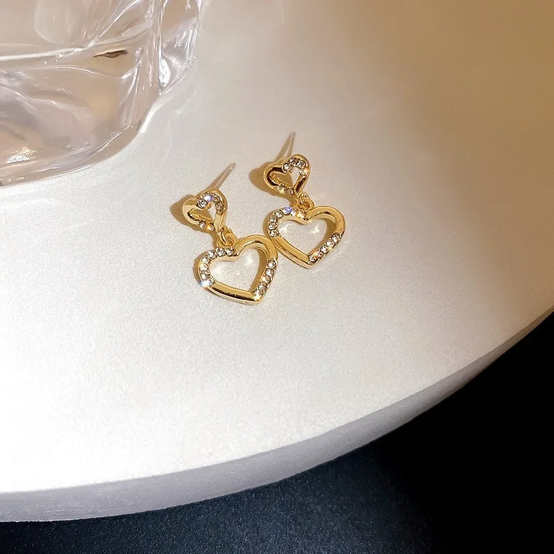 Elegante Doppelherz-Ohrstecker für Damen, koreanischer Stil, Modeschmuck, schlicht, Vintage, hochwertiges Gefühl, Online-Bestseller