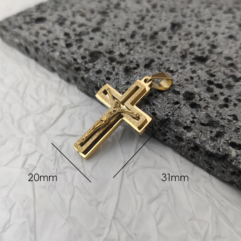 Nuevo Diseño 18K Chapado en Oro Impermeable Acero Inoxidable Colgante Cruz de Jesús Para Hombres Amuletos Religiosos