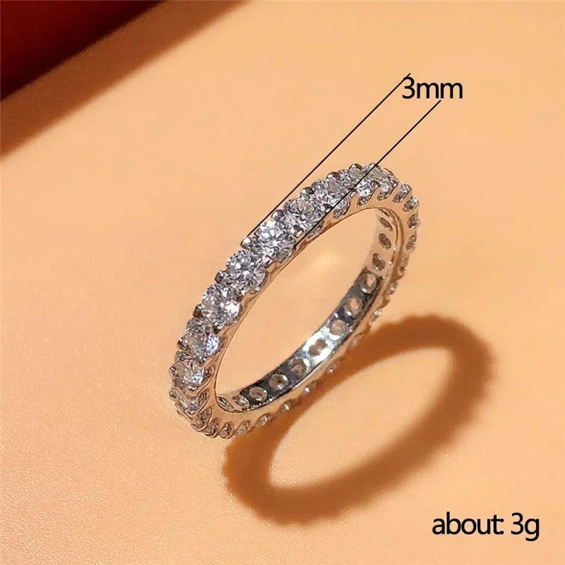925er Sterlingsilber Neue Trendige Dünne Fingerringe Band mit Glänzendem Zirkonia Einfacher Stylischer Alltagsschmuck für Frauen