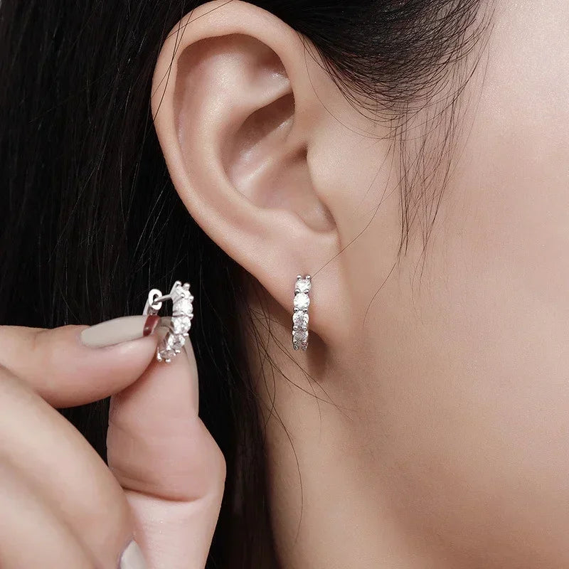 NeeTim 3mm D Color Moissanit Ohrringe 925 Sterling Silber Plattiert Weißgold Creolen für Frauen Hochzeit Party Edler Schmuck