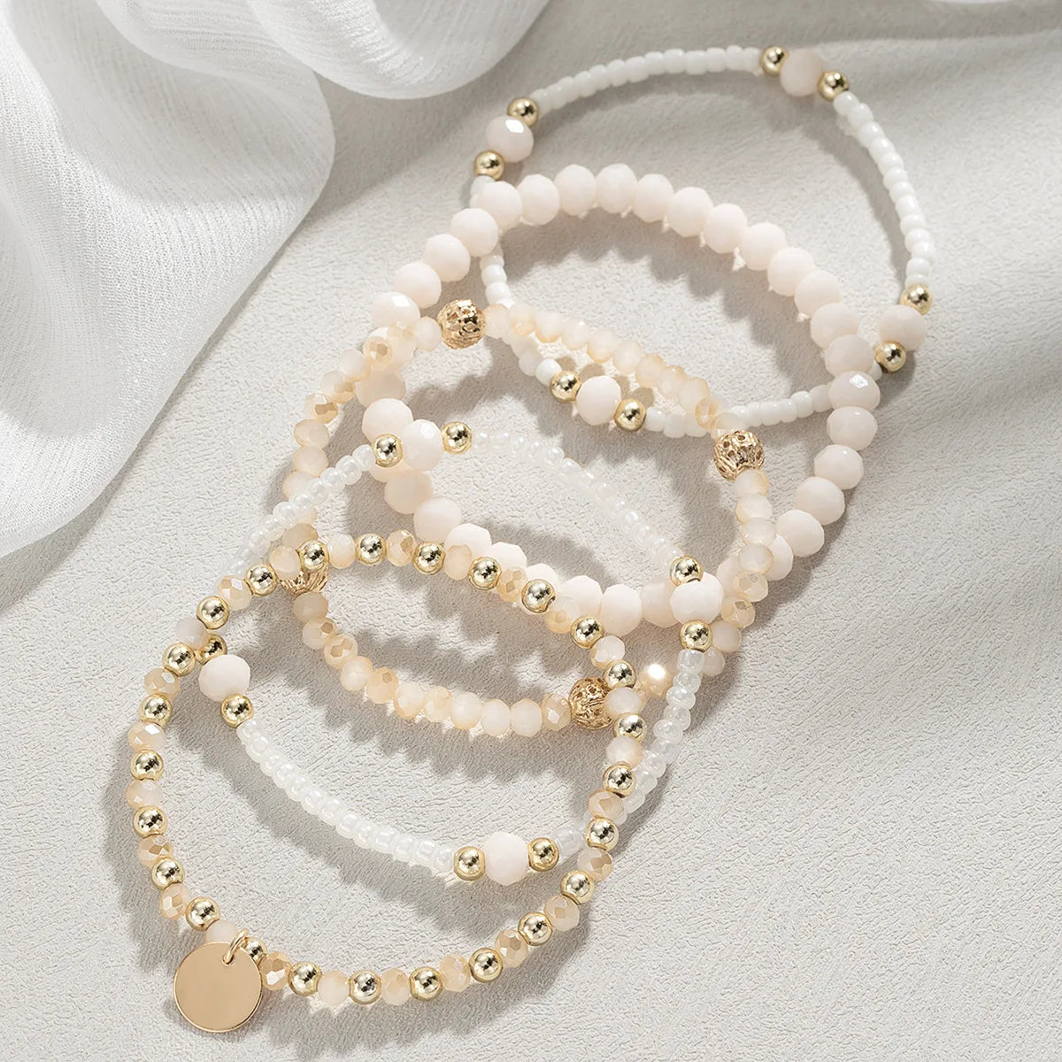 5er-Set modischer Harz-Perlenarmbänder für Frauen, runde Anhänger, elastische Perlenketten-Armreifen, Armband, Damenschmuck für den Urlaub