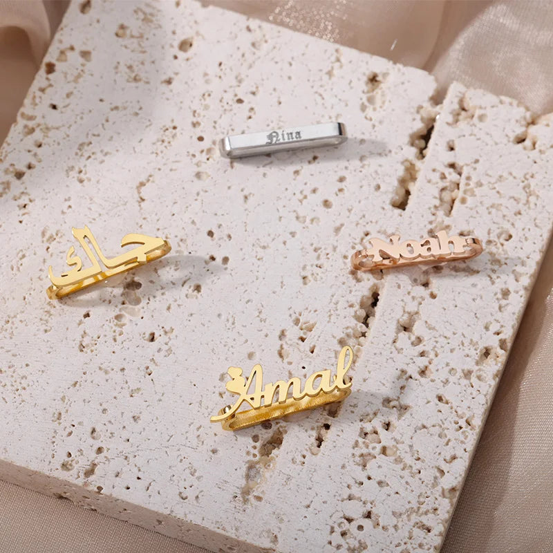Edelstahl-Uhrenringschlaufe für Apple Watch, individueller Namens-Uhrenanhänger, Band-Charm mit dekorativem personalisiertem Buchstaben-Schmuck