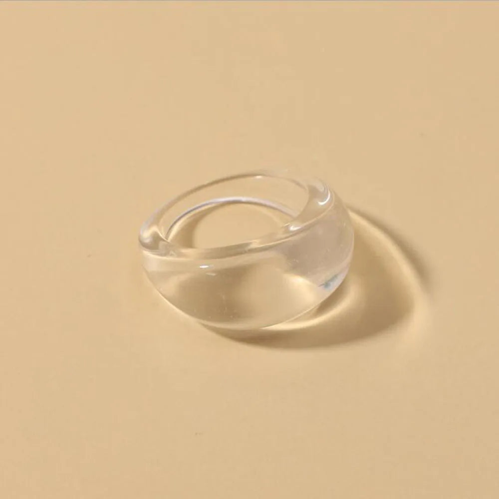 Neue koreanische bunte Acrylringe Vintage runde Ringe für Frauen Große Kpop-Fingerringe für Mädchen Punk-Harzringe Modeschmuck