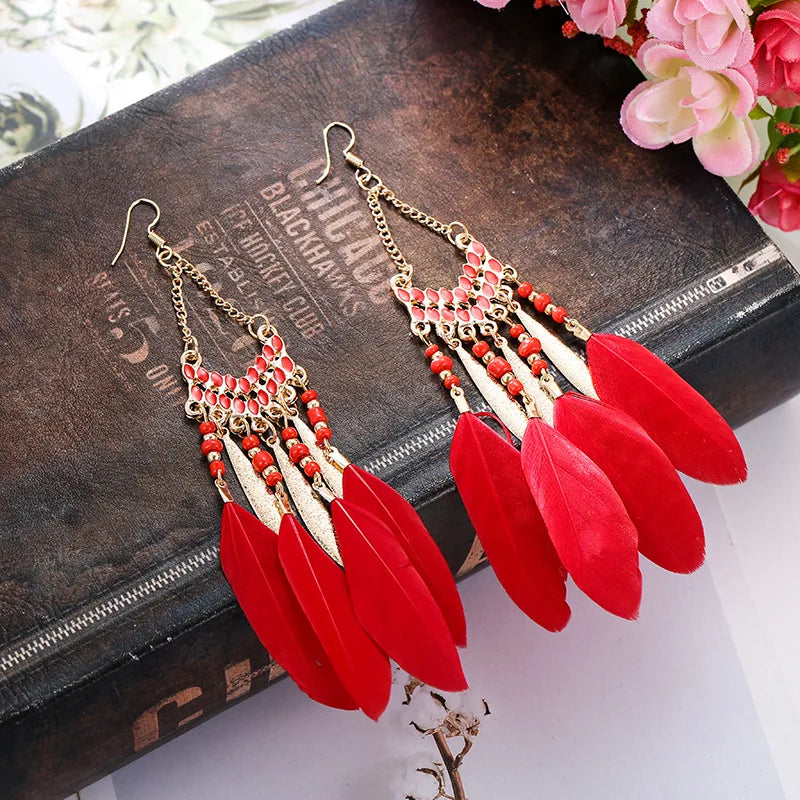 Neue ethnische Feder-Hängeohrringe für Frauen, böhmische lange Quasten-Perlen-Ohrringe, Mode-Party-Schmuck-Accessoires für Mädchen