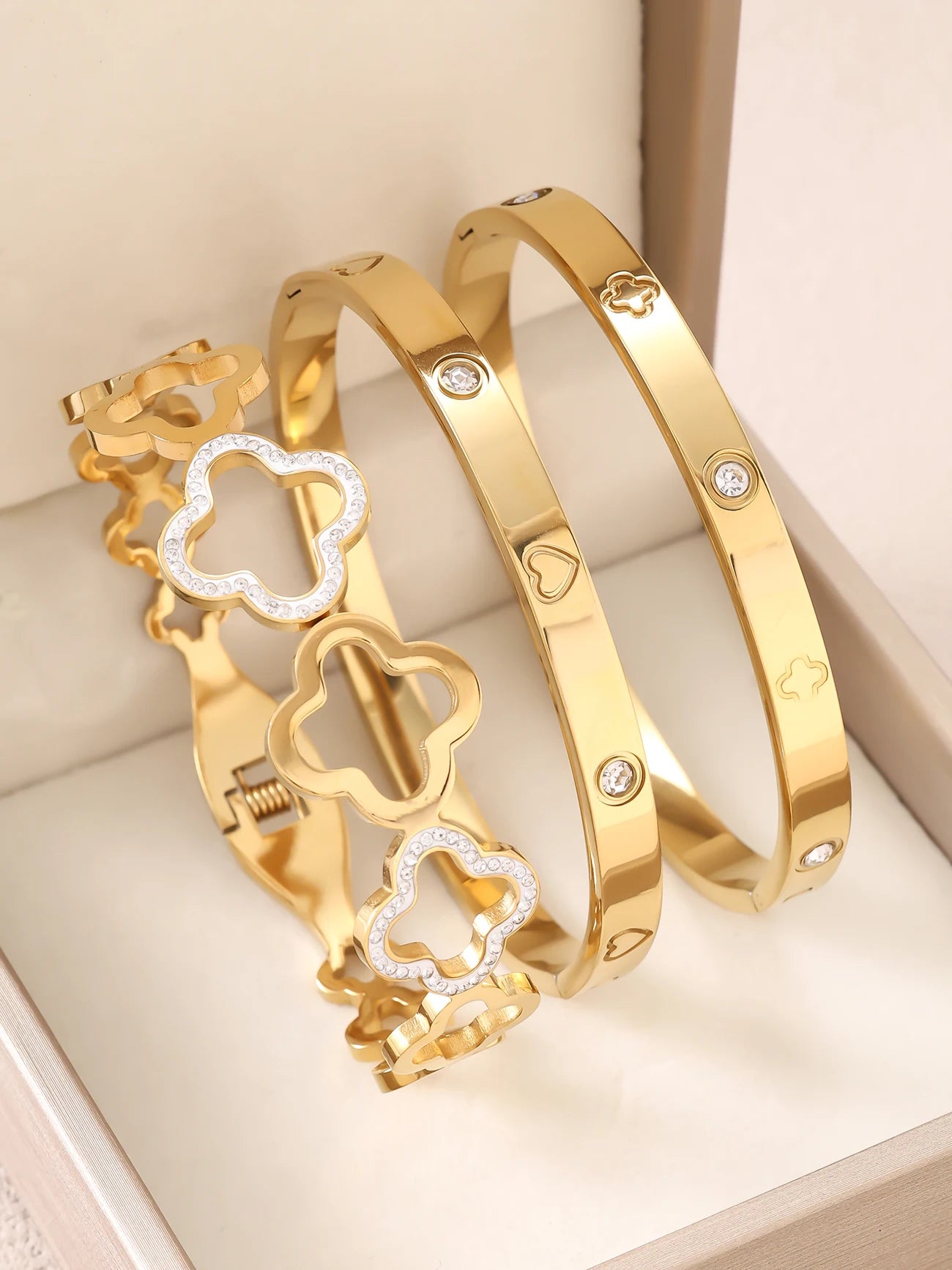 1 Stück 18K vergoldetes stapelbares Edelstahlarmband mit Kette und Kleeblatt-Design, Modischer Stil für Damen, Geeignet für Freizeit