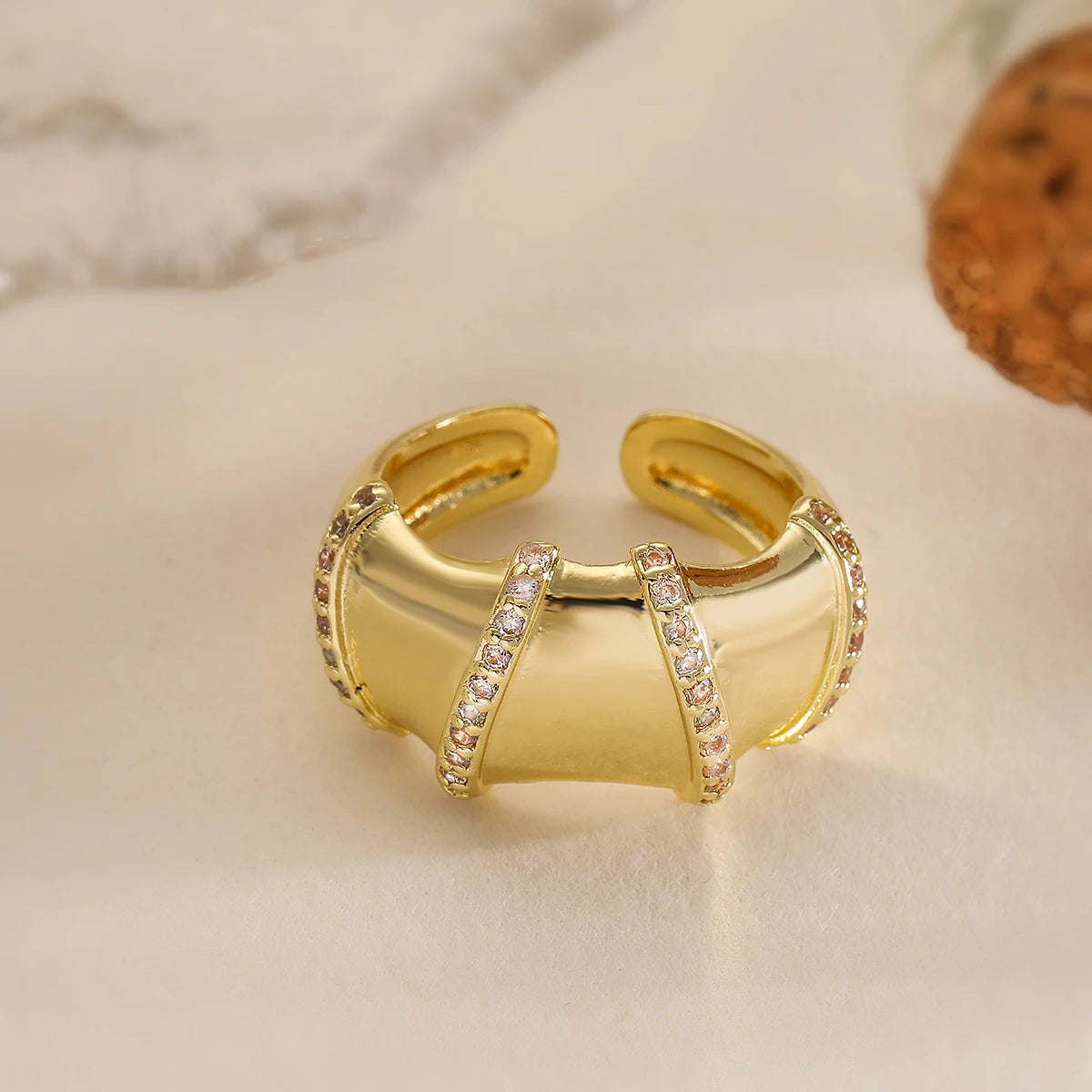 NEWBUY Luxus AAA Zirkonia Inlay Kupfer Hochzeitsschmuck Goldfarbe Statement Geometrische Form Offene Designringe Für Frauen