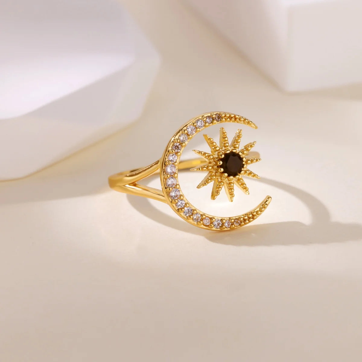 Anillos de Monedas de la Diosa Arethusa de la Antigua Grecia Vintage para Mujeres Imitación Perla Zircon Luna Anillo de Acero Inoxidable Joyería de Moda