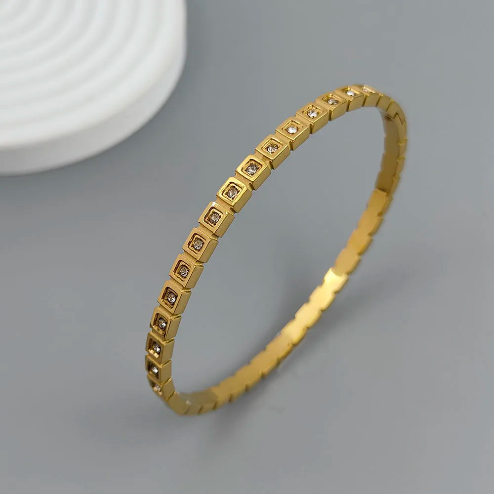 Klassisches quadratisches Zirkon-Armband aus vergoldetem Edelstahl 18K, hochwertiges wasserdichtes Partnerarmband, Ehefrau-Geschenk