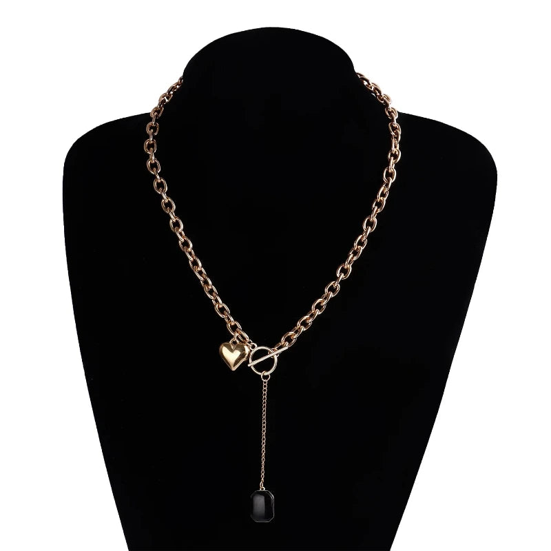 Europa und die Vereinigten Staaten Metallkette Fransen Herz Anhänger Halsband OT Schnalle Kreative Einfache Mode Halskette Damen