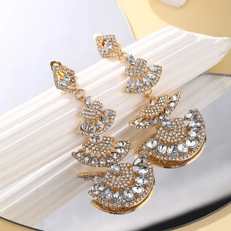 Vintage Ohrringe mit weißen Kristallen für Frauen, große, lange, geometrische Hängeohrringe, Statement-Schmuck