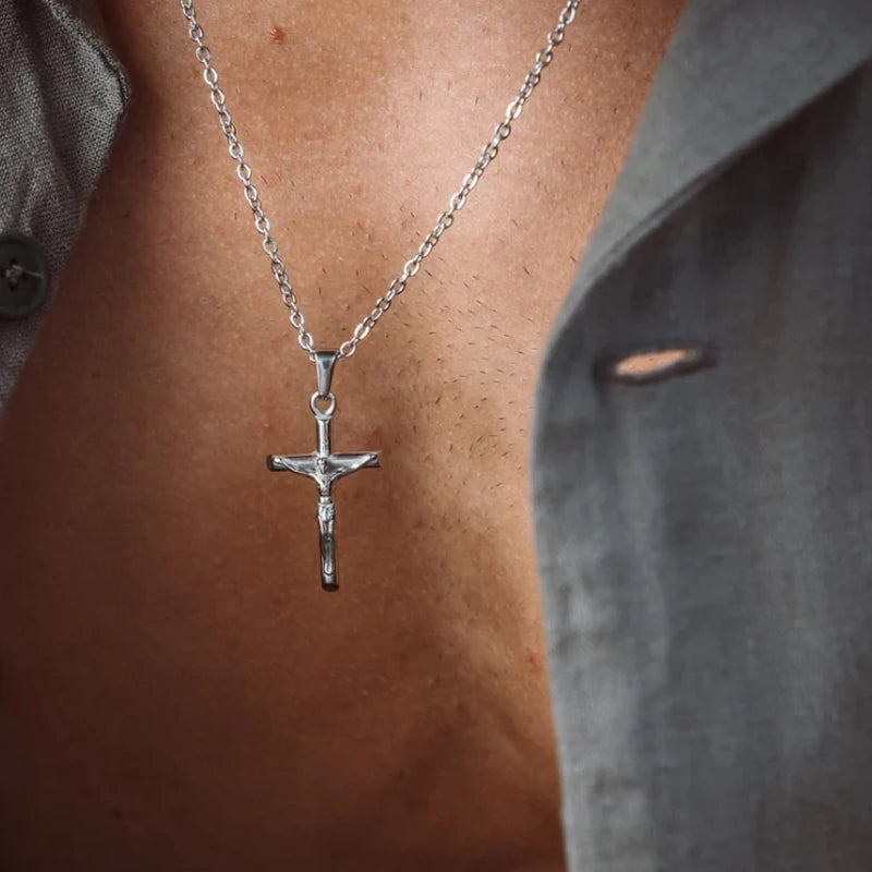 Clásico collar con cruz de Jesús, chapado en oro de 18 quilates, de acero inoxidable, joyería religiosa pulida y duradera para hombres, mujeres y cristianos