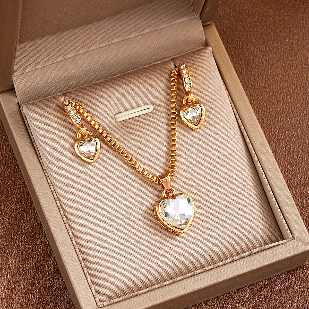 3-teiliges Herzanhänger-Schmuckset aus Ohrringen, Anhänger und Halskette für Damen, exquisites Mode-Strass-Doppelherz-Schmuckset, Geschenk