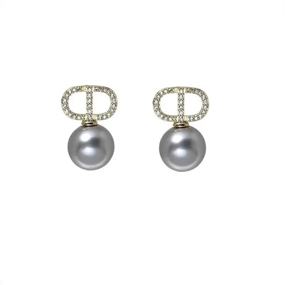 Uworld Hypoallergene stilvolle Vintage Blumen-Ohrstecker Premium 18k vergoldeter Edelstahl für Frauen Party Ohrringe Damen