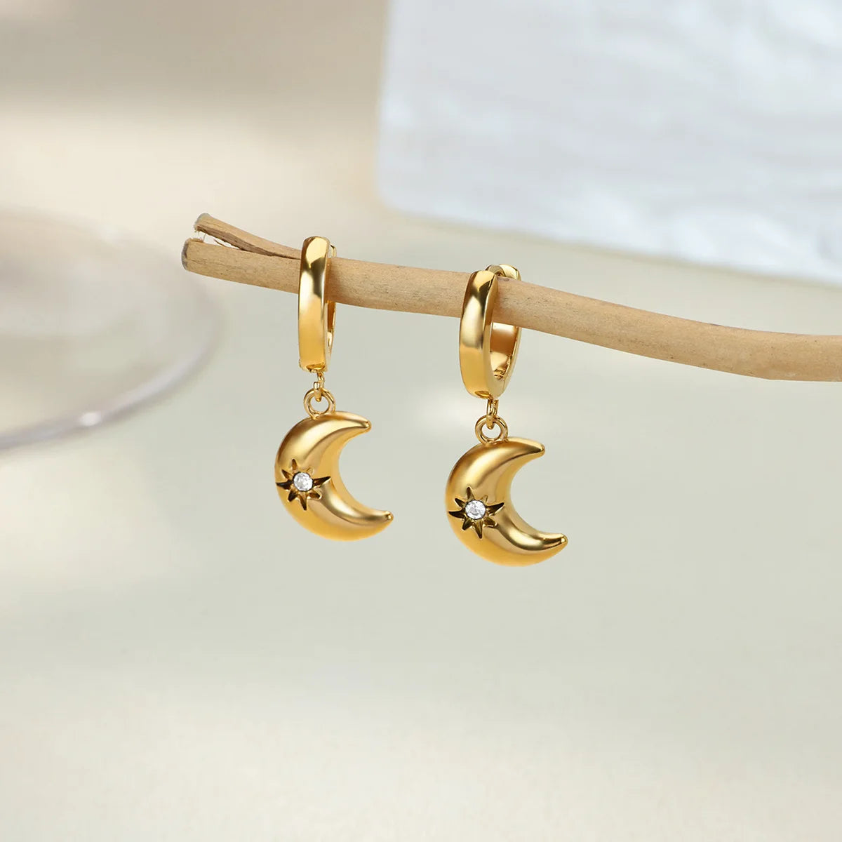 Pendientes de aro de corazón vintage chapados en oro para mujer, de acero inoxidable, geométricos, perforados, joyería de lujo con circonitas, regalo de boda