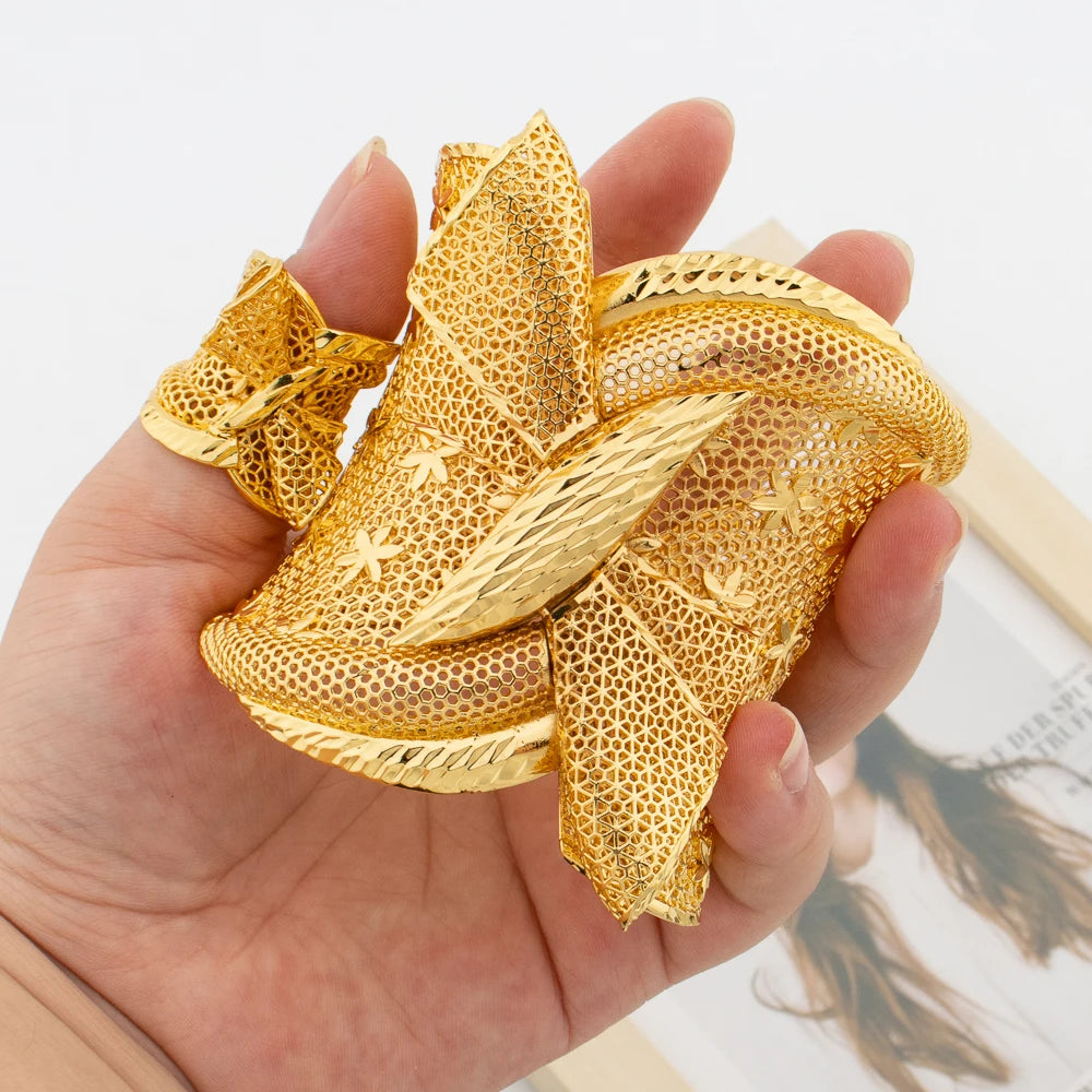 Extravagantes Armband mit Ring-Set für Dubai, 18 Karat vergoldetes Design, Manschettenarmreif und Fingerring-Set für Verlobungsfeier-Schmuck